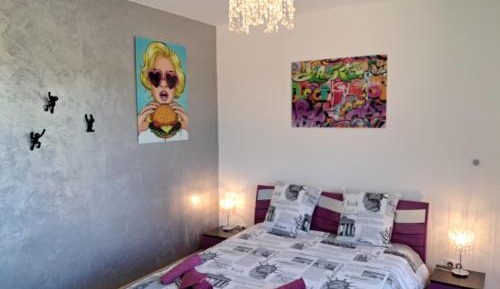 Triple Room with Pool View - Art Deco