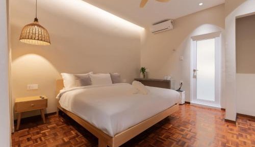 Standard King Room