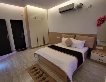 Deluxe Double Room with Balcony and Sea View