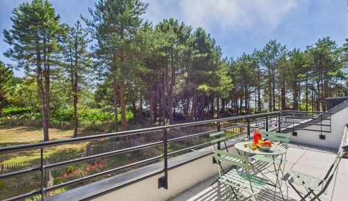 Two-Bedroom Apartment with Balcony and Sea View