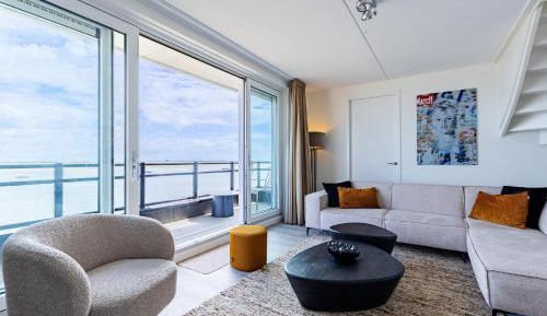 Four-Bedroom Deluxe Home - Oceanfront