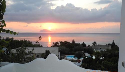 Double or Twin Room with Sea View