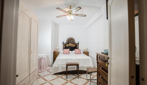 Double Room with Private External Bathroom