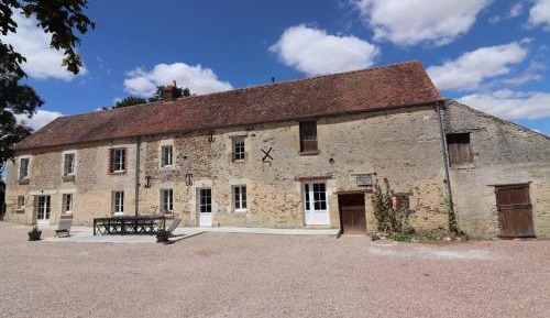 Holiday Home (12 Adults)