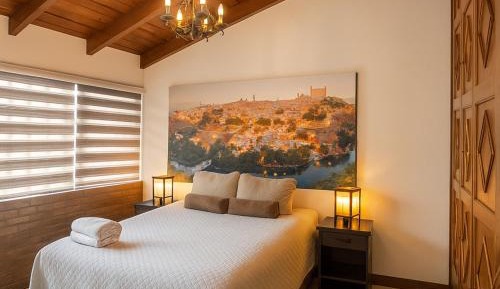 Standard Double Room with Shared Bathroom