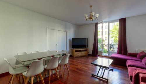 Apartment with City View