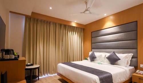 Suite with Mountain View