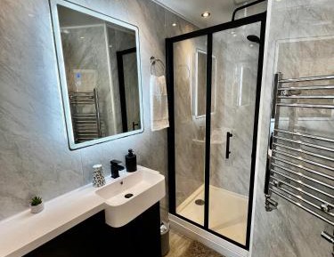 Deluxe Double Room with Shower