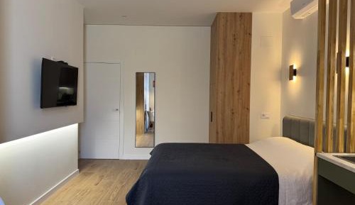 Studio Apartment with King Bed