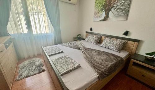 One-Bedroom Apartment with Garden