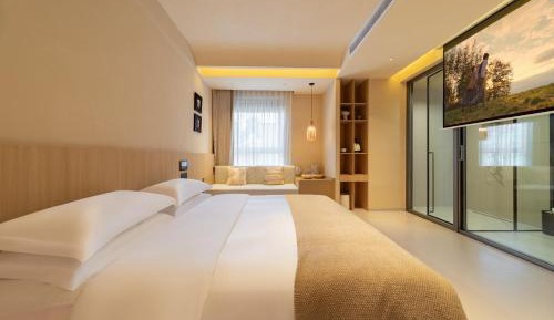 Standard Queen Room