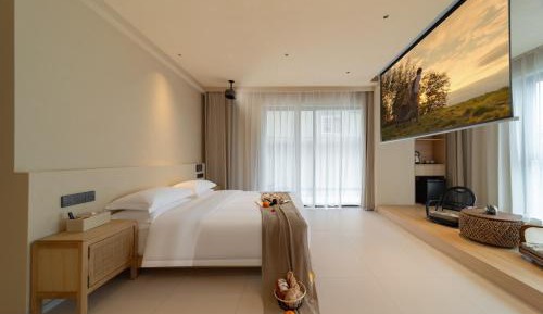 Twin Room with View