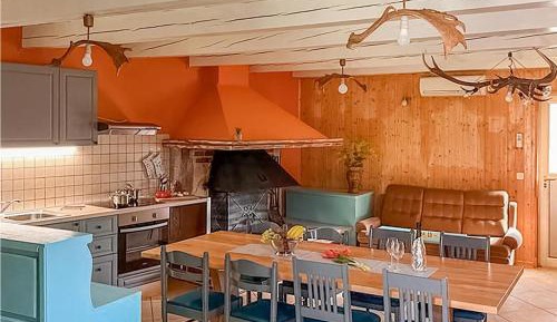 Three-Bedroom Holiday Home 