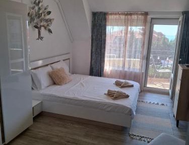 Two-Bedroom Apartment with Balcony and Sea View