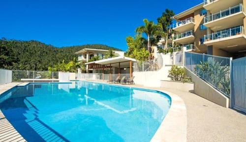Two-Bedroom Apartment with Balcony and Sea View