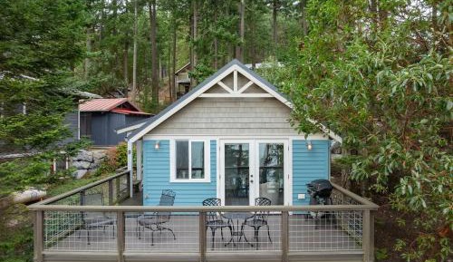 Bungalow with Fan
