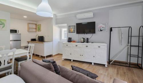 Studio Apartment with One Double Bed