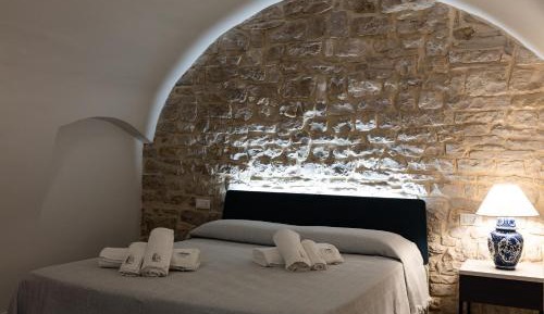 One-Bedroom Deluxe Apartment