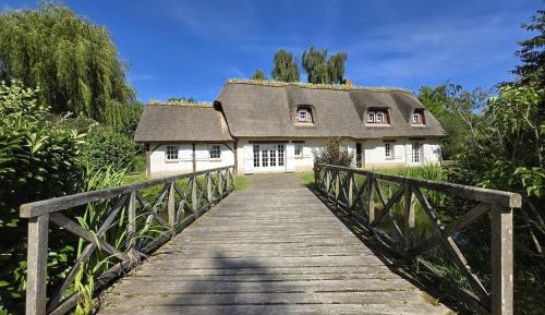 Villa with Garden View
