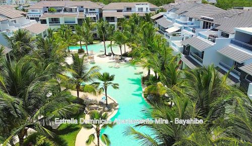 One-Bedroom Apartment with Pool View