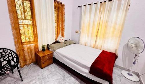 Queen Room with Shared Bathroom