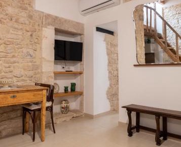 One-Bedroom Deluxe Apartment