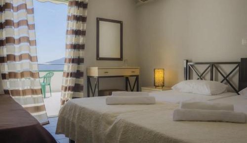 Standard Triple Room with Sea View