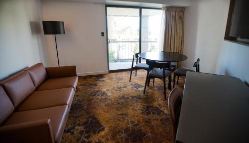 One-Bedroom Suite with Two Queen Beds