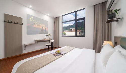 King Room with Mountain View