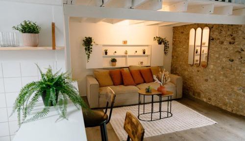 One-Bedroom Apartment with View