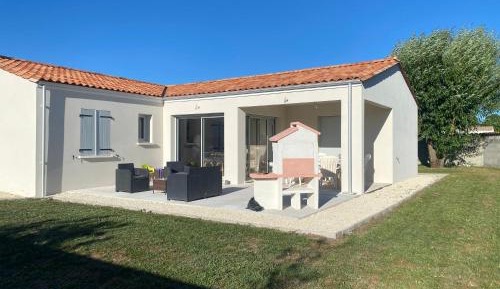 Three-Bedroom Holiday Home 