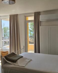 One-Bedroom Apartment with Sea View and Balcony