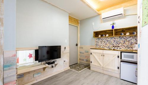 Double Room (1 Adult + 1 Child)