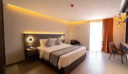 Deluxe Double Room with Side Sea View