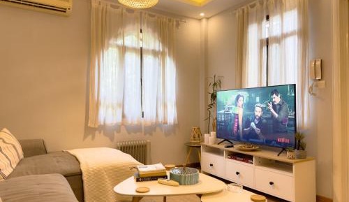 One-Bedroom Apartment with Garden View