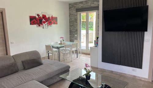 Three-Bedroom Deluxe Apartment