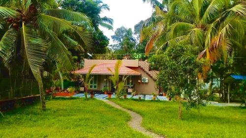 Villa with Garden View