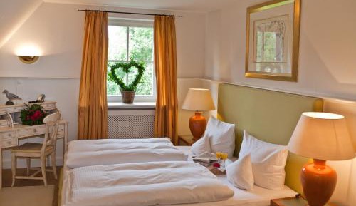 Family Apartment (2 Adults + 2 Children)