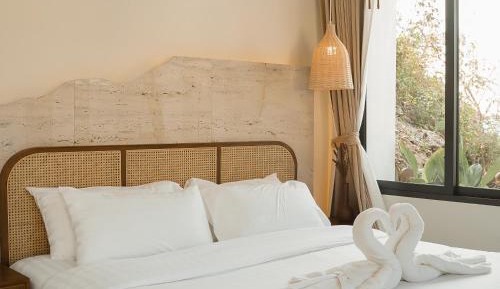 Deluxe Double Room with Bath