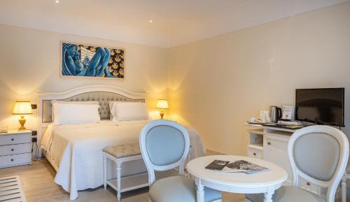 Deluxe Double Room with Spa Access