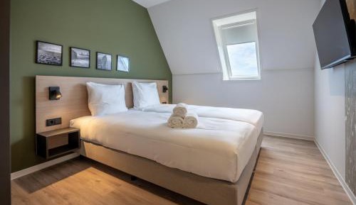 2-Person Apartment (1 dog allowed)