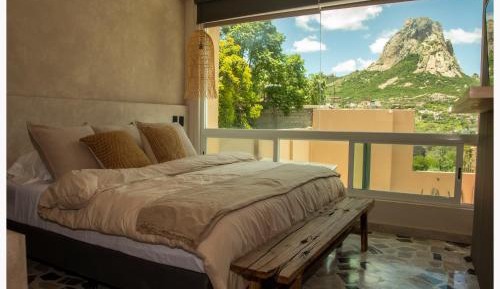 Deluxe Room (2 Adults + 1 Child)