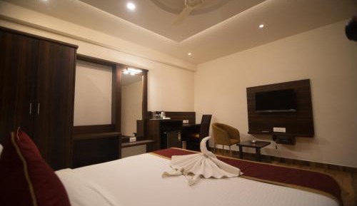 Deluxe Room (2 Adults + 1 Child)