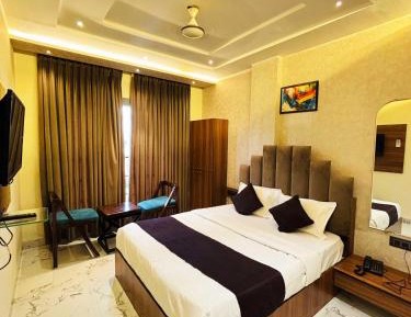 Deluxe King Room