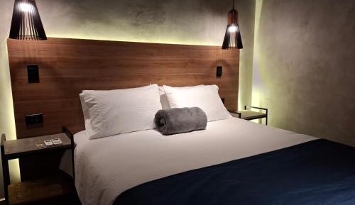 One-Bedroom Deluxe Apartment