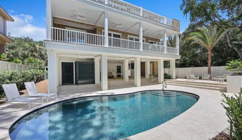 Four-Bedroom Holiday Home