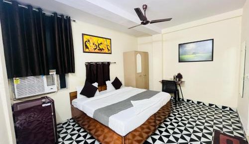 Deluxe Double Room (2 Adults + 1 Child)
