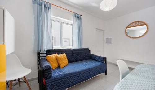Superior One-Bedroom Apartment