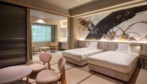 Premium Japanese & Western Style Room with Semi Open-Air Bathroom (Up to 4 guests can stay)  