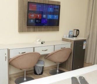 Deluxe Double Room (2 Adults + 1 Child)